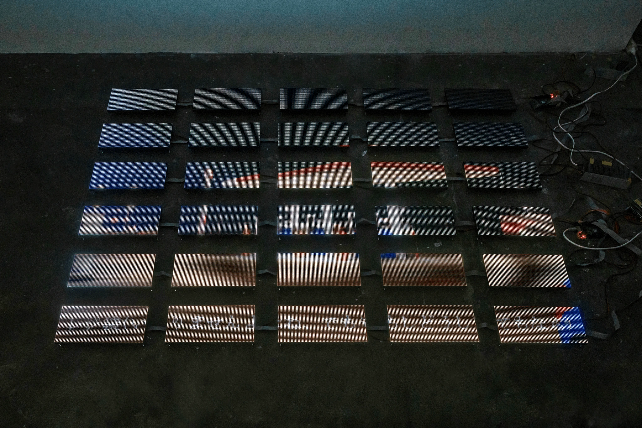 30 Fragments of Poetry — 30分割された詩歌